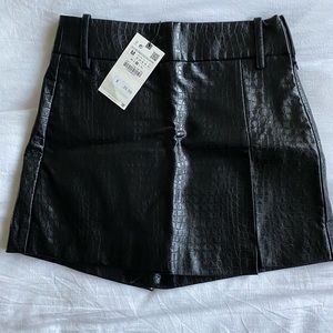 {new with tags} Zara Faux-Leather Skort, black